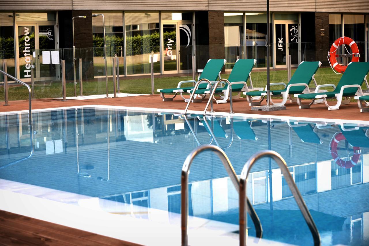 Hotel Axor Feria Madrid Exterior foto